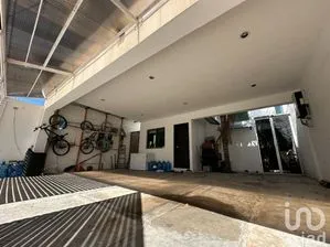 NEX-232760 - Casa en Venta, con 4 recamaras, con 4 baños, con 227.57 m2 de construcción.