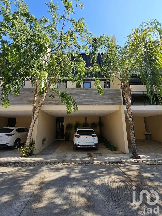 Casa en Venta en Temozon Norte, Mérida, Yucatán | NEX-232822 | iad México | Foto 1 de 38