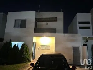 NEX-274178 - Casa en Venta, con 3 recamaras, con 3 baños, con 190 m2 de construcción.