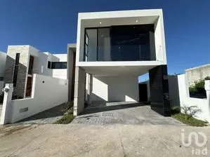 NEX-276098 - Casa en Venta, con 3 recamaras, con 4 baños, con 245 m2 de construcción en Tamanché, CP 97304, Yucatán.