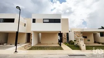 NEX-276879 - Casa en Venta, con 3 recamaras, con 4 baños, con 230 m2 de construcción.