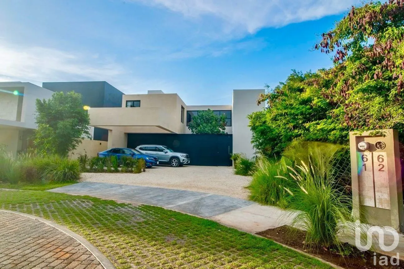 Casa en Venta en Santa María Yaxché, Mérida, Yucatán | NEX-280543 | iad México | Foto 1 de 26