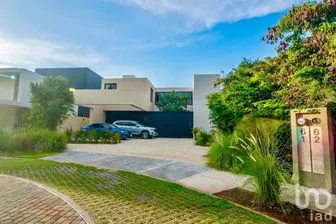 NEX-280543 - Casa en Venta, con 4 recamaras, con 6 baños, con 406 m2 de construcción en Santa María Yaxché, CP 97308, Yucatán.