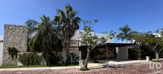 NEX-280544 - Casa en Venta, con 4 recamaras, con 7 baños, con 913.77 m2 de construcción.