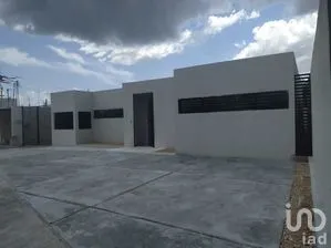 NEX-281832 - Oficina en Venta, con 1 baño, con 210 m2 de construcción en Benito Juárez Ote, CP 97178, Yucatán.