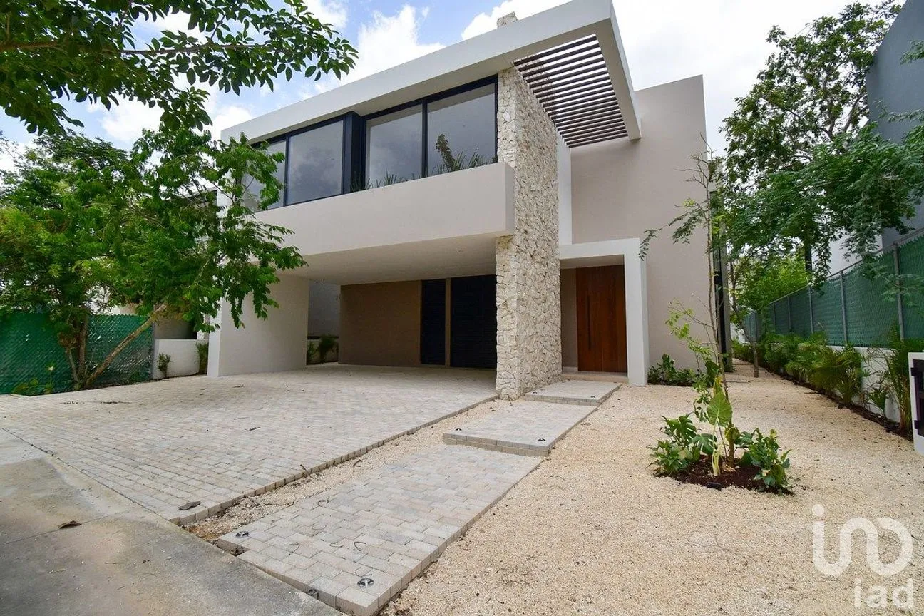 Casa en Venta en Yucatán Country Club, Mérida, Yucatán | NEX-288054 | iad México | Foto 2 de 50