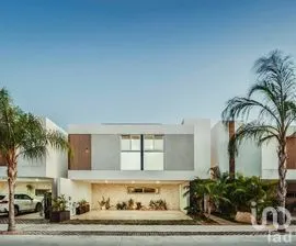 NEX-289281 - Casa en Venta, con 4 recamaras, con 5 baños, con 350 m2 de construcción en Xcanatún, CP 97302, Yucatán.