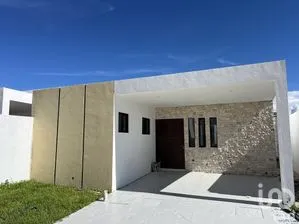 NEX-290266 - Casa en Venta, con 3 recamaras, con 3 baños, con 229.9 m2 de construcción.