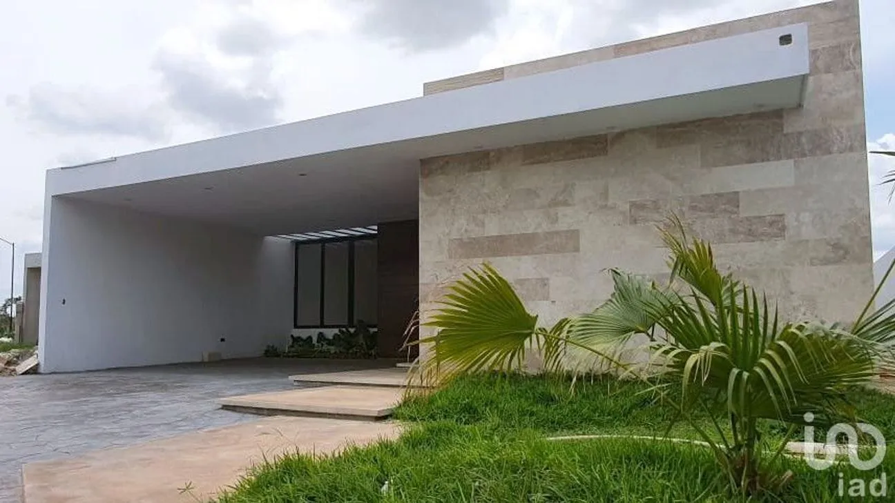 Casa en Venta en Chichi Suárez, Mérida, Yucatán | NEX-67134 | iad México | Foto 1 de 15