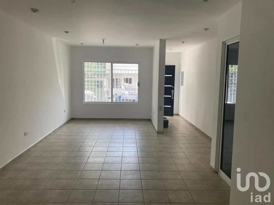 Casa en Venta en Lázaro Garza Ayala, San Pedro Garza García, Nuevo León | NEX-113626 | iad México | Foto 2 de 10