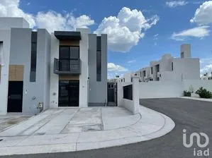 NEX-79073 - Casa en Renta, con 2 recamaras, con 1 baño, con 82 m2 de construcción en Puertas de San Miguel, CP 76229, Querétaro.