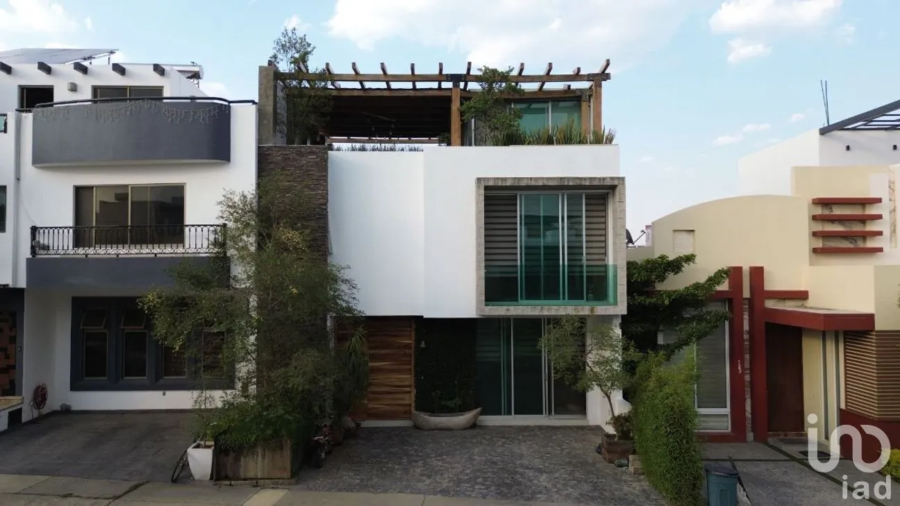 Casa en Venta en Valle Imperial, Zapopan, Jalisco | NEX-273411 | iad México | Foto 1 de 49