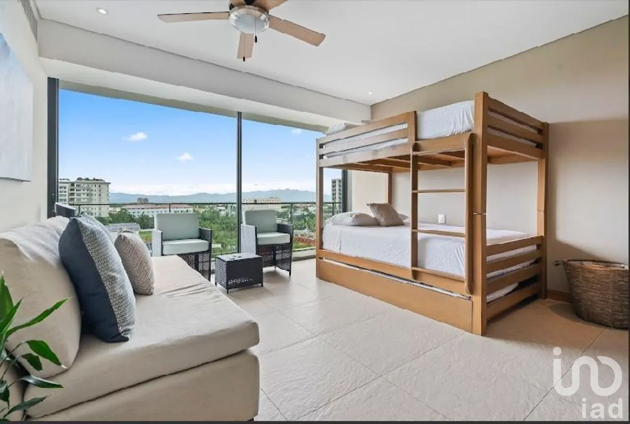 Departamento en Venta en Marina Vallarta, Puerto Vallarta, Jalisco | NEX-275562 | iad México | Foto 2 de 23