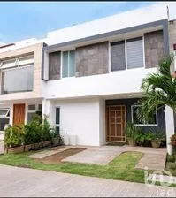NEX-287939 - Casa en Venta, con 3 recamaras, con 3 baños, con 122 m2 de construcción en Residencial Fluvial Vallarta, CP 48312, Jalisco.