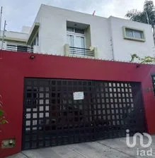 NEX-292247 - Casa en Renta, con 4 recamaras, con 4 baños, con 320 m2 de construcción en Jardines Universidad, CP 45110, Jalisco.