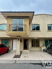 NEX-299913 - Casa en Renta, con 3 recamaras, con 1 baño, con 120 m2 de construcción.