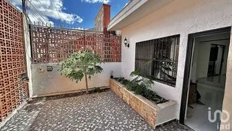 NEX-227207 - Casa en Venta, con 5 recamaras, con 5 baños, con 385 m2 de construcción en Monte Alban, CP 97114, Yucatán.