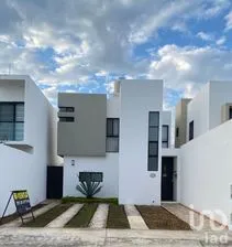 NEX-278156 - Casa en Venta, con 2 recamaras, con 1 baño, con 112.16 m2 de construcción en Floresta, CP 97205, Yucatán.