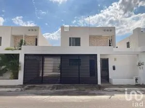 NEX-202338 - Casa en Venta, con 3 recamaras, con 3 baños, con 19.75 m2 de construcción en Las Américas II, CP 97302, Yucatán.