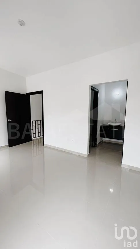 Casa en Venta en Valle del Sur 2, Tijuana, Baja California | NEX-231353 | iad México | Foto 8 de 17