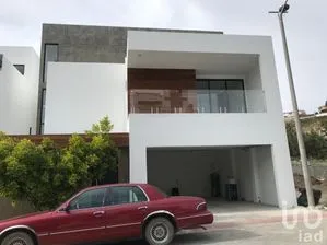 NEX-231446 - Casa en Venta, con 5 recamaras, con 3 baños, con 470.42 m2 de construcción en Hacienda Agua Caliente, CP 22030, Baja California.