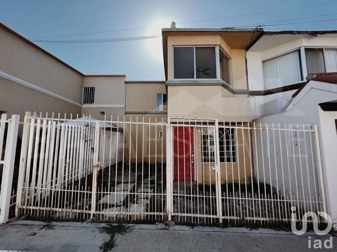 Casa en Venta en Los Altos (Ruíz Valencia), Tijuana, Baja California | NEX-231488 | iad México | Foto 1 de 13