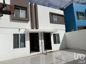 NEX-293119 - Casa en Renta, con 2 recamaras, con 1 baño, con 121 m2 de construcción en El Lago, CP 22210, Baja California.