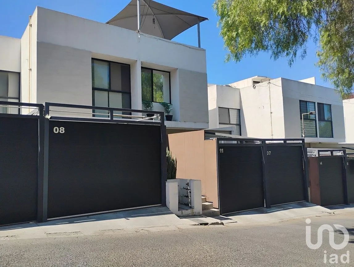 Casa en Venta en Villa Colonial, Tijuana, Baja California | NEX-294009 | iad México | Foto 1 de 27