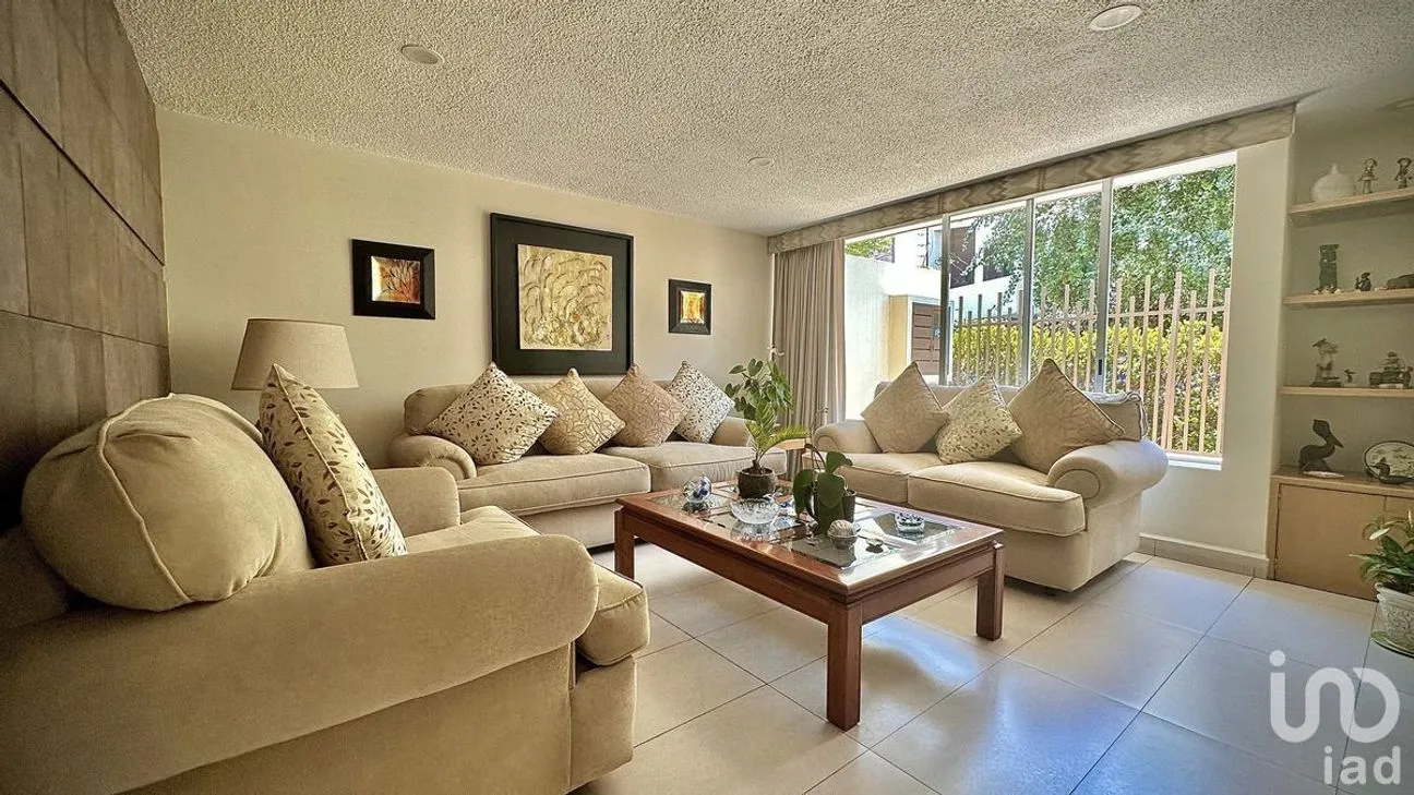 Casa en Venta en Lomas de La Herradura, Huixquilucan, Estado De México | NEX-226648 | iad México | Foto 2 de 26