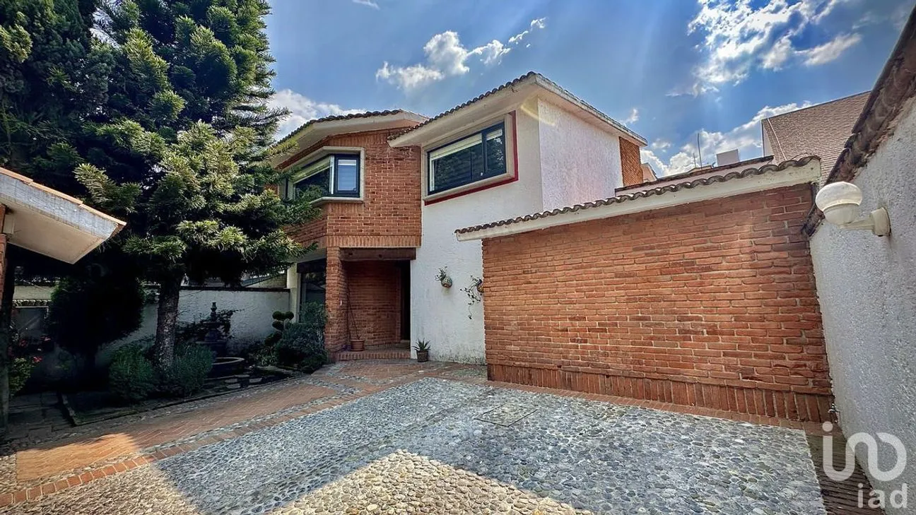 Casa en Venta en Club de Golf Chiluca, Atizapán de Zaragoza, Estado De México | NEX-228402 | iad México | Foto 2 de 29