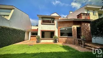 NEX-228402 - Casa en Venta, con 3 recamaras, con 2 baños, con 295 m2 de construcción en Club de Golf Chiluca, CP 52930, Estado De México.