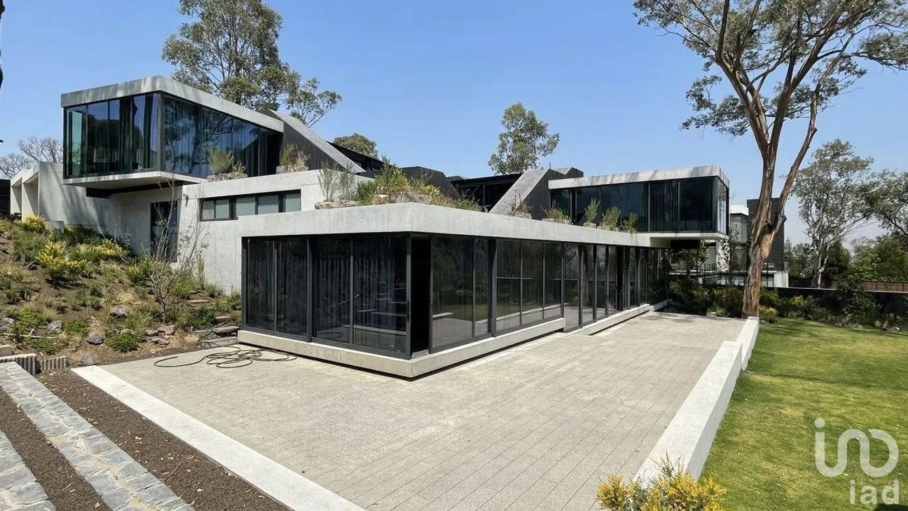 Casa en Venta en Hacienda de Valle Escondido, Atizapán de Zaragoza, Estado de México | NEX-281217 | iad México | Foto 1 de 47