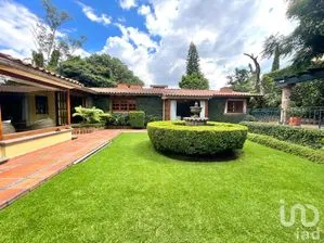 NEX-281278 - Casa en Venta, con 3 recamaras, con 4 baños, con 745 m2 de construcción en Lomas Hipódromo, CP 53900, Estado de México.