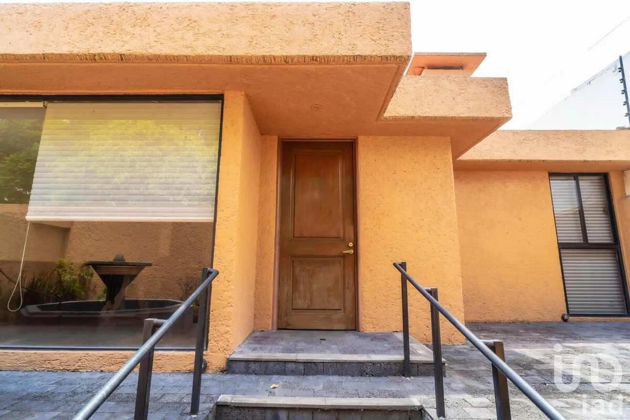 Casa en Venta en Lomas de Tecamachalco, Naucalpan de Juárez, Estado de México | NEX-281281 | iad México | Foto 2 de 23