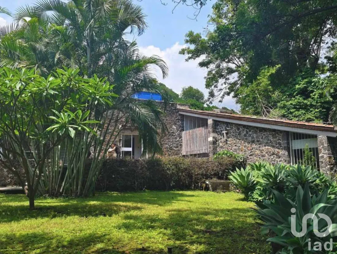 Casa en Venta en Santiago Tepetlapa, Tepoztlán, Morelos | NEX-282088 | iad México | Foto 1 de 16