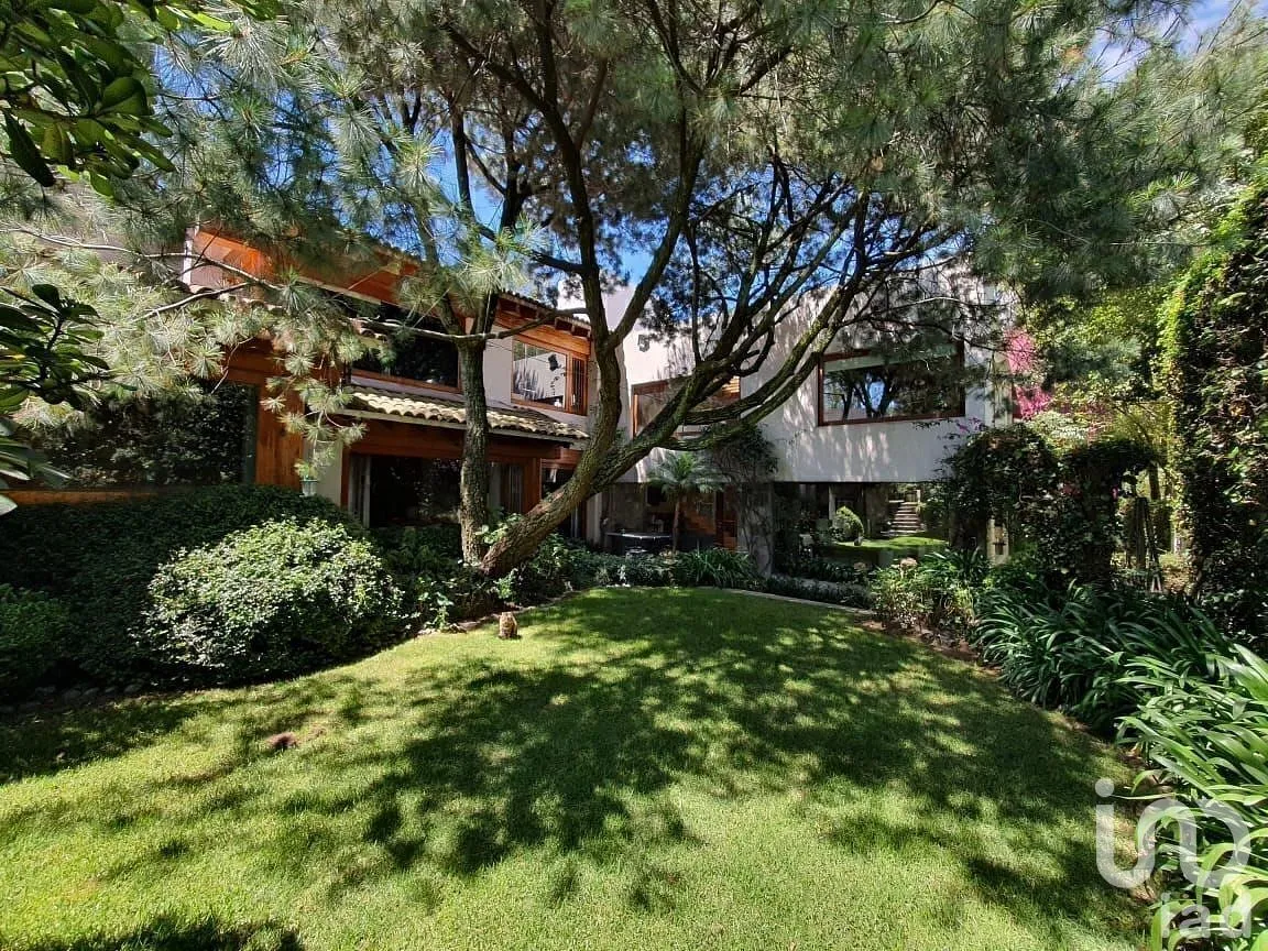 Casa en Venta en Paseo de las Lomas, Álvaro Obregón, Ciudad de México | NEX-284434 | iad México | Foto 3 de 31