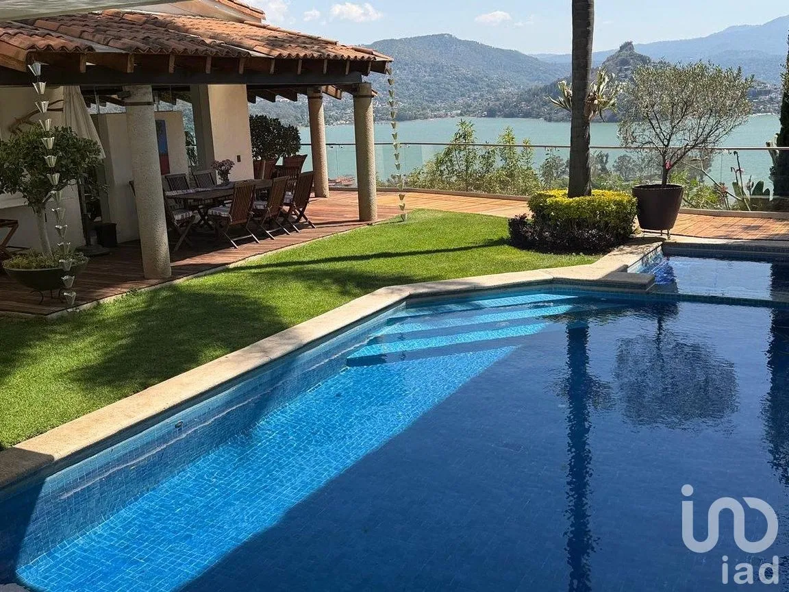 Casa en Venta en San Gaspar, Valle de Bravo, Estado de México | NEX-290562 | iad México | Foto 2 de 32