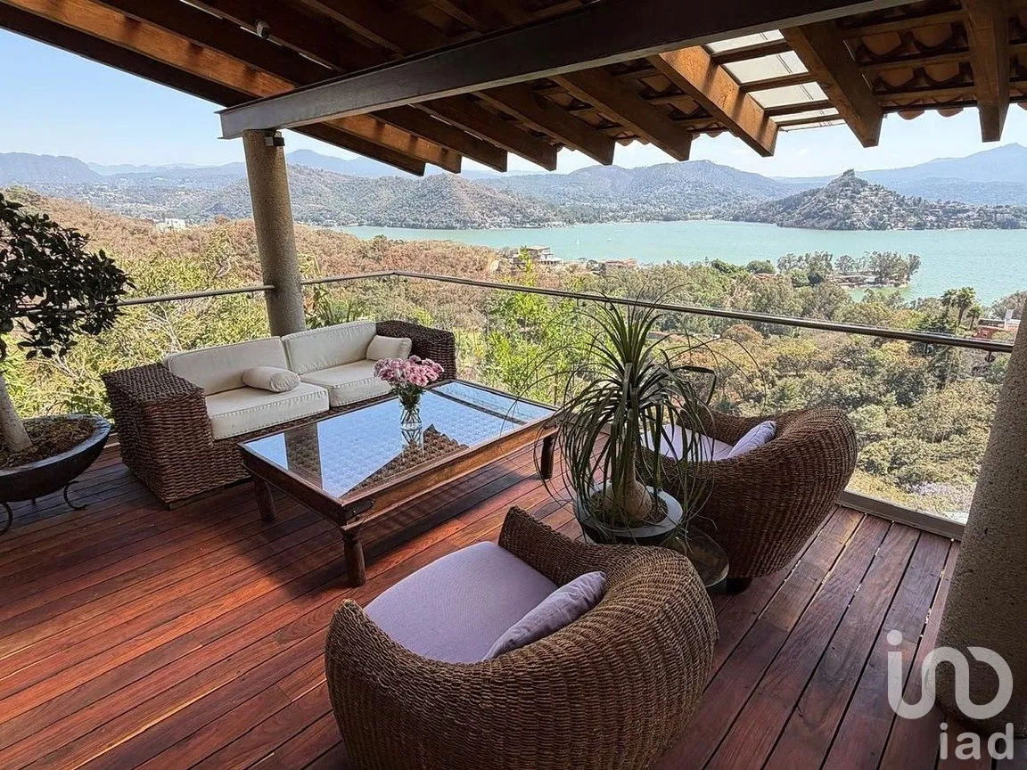 Casa en Venta en San Gaspar, Valle de Bravo, Estado de México | NEX-290562 | iad México | Foto 1 de 32