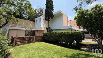 NEX-300647 - Casa en Venta, con 3 recamaras, con 3 baños, con 516.51 m2 de construcción.
