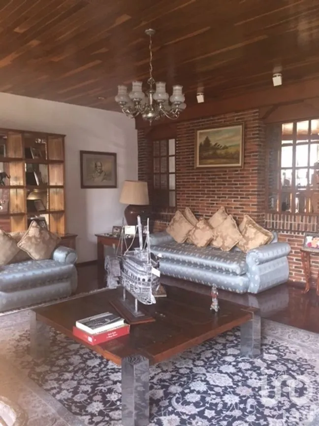 Casa en Venta en Lomas de Tecamachalco, Huixquilucan, Estado de México | NEX-275629 | iad México | Foto 1 de 10