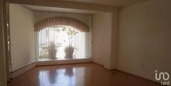 NEX-275642 - Casa en Renta, con 3 recamaras, con 2 baños, con 170 m2 de construcción en Lomas de Tecamachalco, CP 53950, Estado de México.