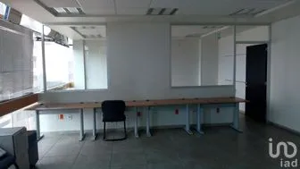 NEX-275839 - Oficina en Renta, con 8 baños, con 194.58 m2 de construcción.