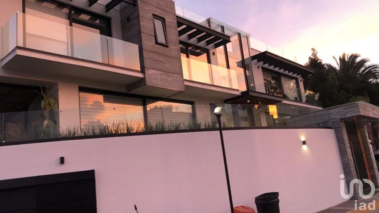 Casa en Venta en Bosques de las Palmas, Huixquilucan, Estado de México | NEX-275891 | iad México | Foto 1 de 40
