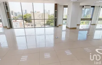 NEX-275955 - Oficina en Renta, con 2 baños, con 240.11 m2 de construcción.