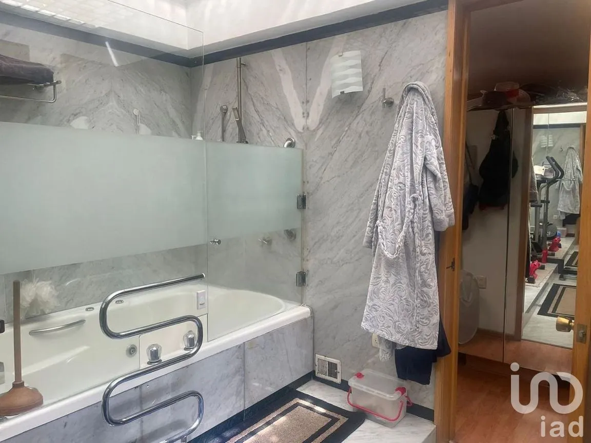 Casa en Venta en Bosques de las Lomas, Cuajimalpa de Morelos, Ciudad de México | NEX-275958 | iad México | Foto 19 de 41