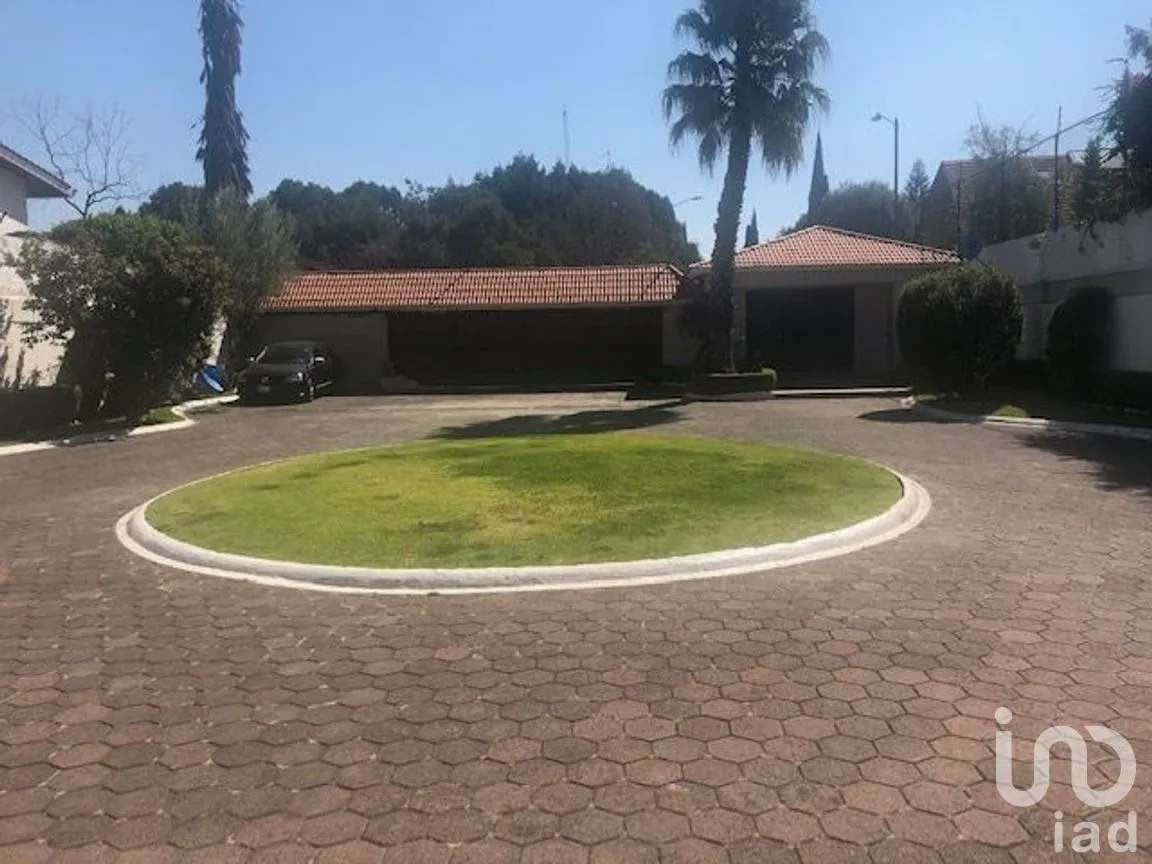 Casa en Venta en Bosques de las Lomas, Cuajimalpa de Morelos, Ciudad de México | NEX-293918 | iad México | Foto 2 de 16