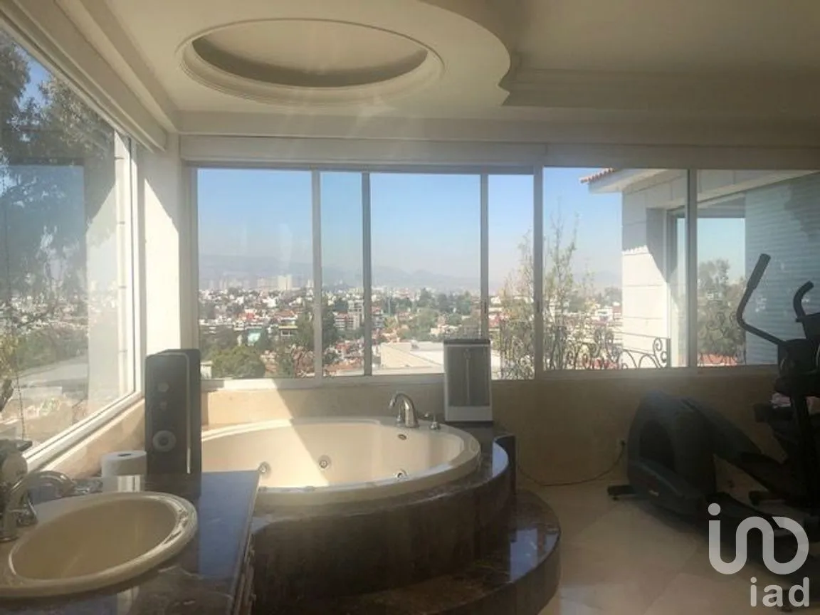 Casa en Venta en Bosques de las Lomas, Cuajimalpa de Morelos, Ciudad de México | NEX-293918 | iad México | Foto 12 de 16