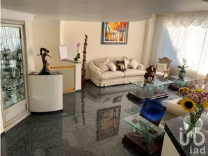 NEX-74250 - Casa en Venta, con 3 recamaras, con 3 baños, con 500 m2 de construcción.