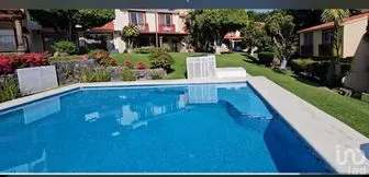 NEX-275138 - Casa en Venta, con 3 recamaras, con 2 baños, con 119 m2 de construcción en Burgos Bugambilias, CP 62584, Morelos.