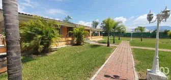 NEX-294603 - Casa en Venta, con 7 recamaras, con 5 baños, con 685 m2 de construcción en Ixtapan de la Sal, CP 51900, Estado de México.